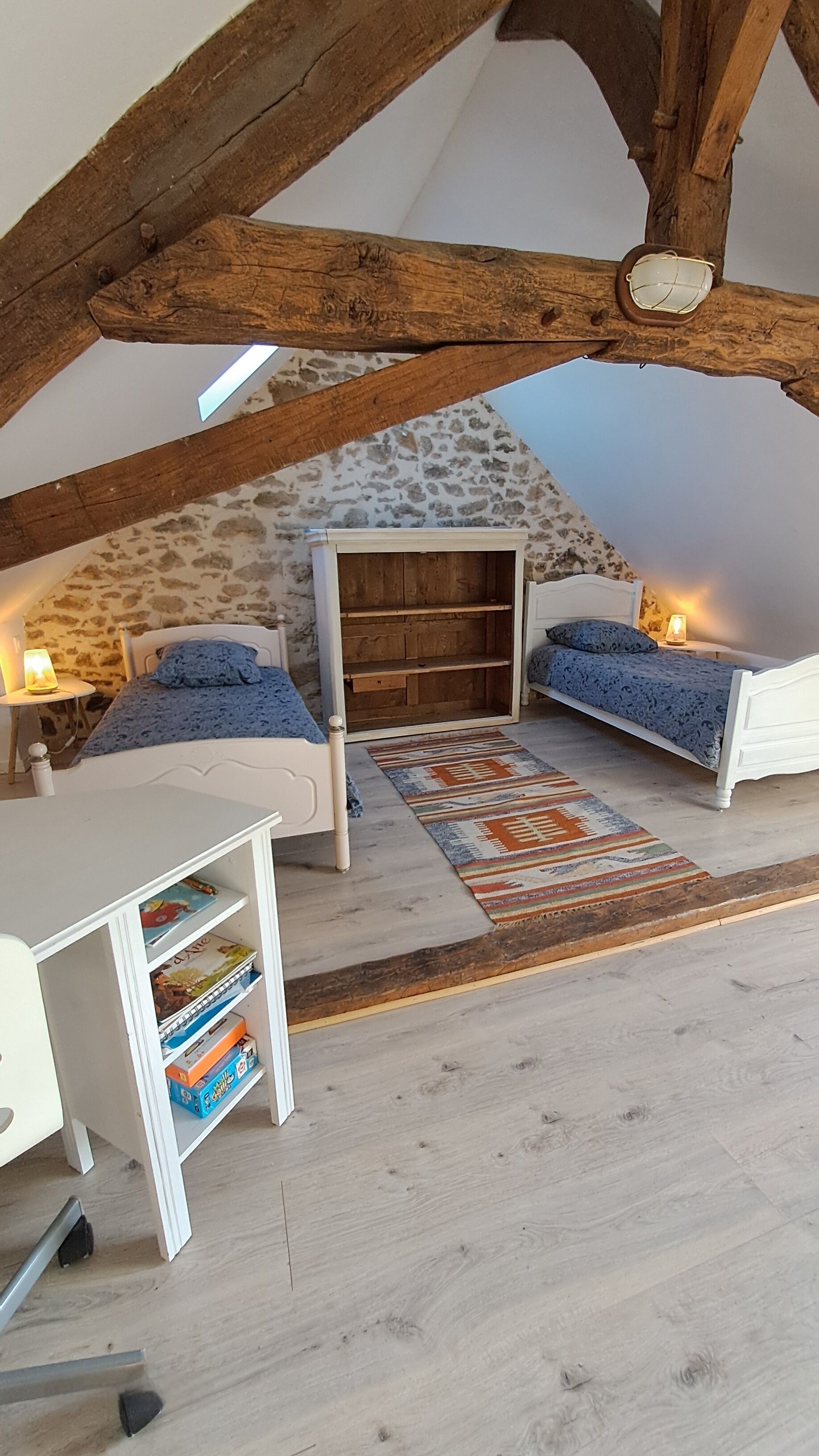 Iron/ironing board, WiFi