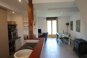 Interior - Au Coin des Arbres - Genevrier (Biron)