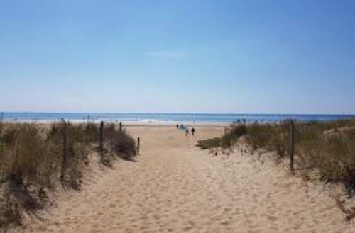 CHALET BORD DE MER 10 MIN A PIED 6 PERSONNES JARDIN CLOS PROCHE PISTES CYCLABLES
