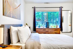 3 habitaciones, escritorio, tabla de planchar con plancha y wifi 