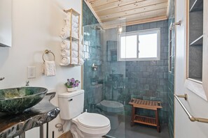 Shower, hair dryer, towels, soap - Girls Getaway, Hot Tub, Barrel Sauna, Sleeps 8 (Marcellus)