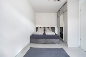 WiFi, bed sheets - Dom Central Suite – Komfortable Wohnung im Zentrum von Greifswald (Greifswald)