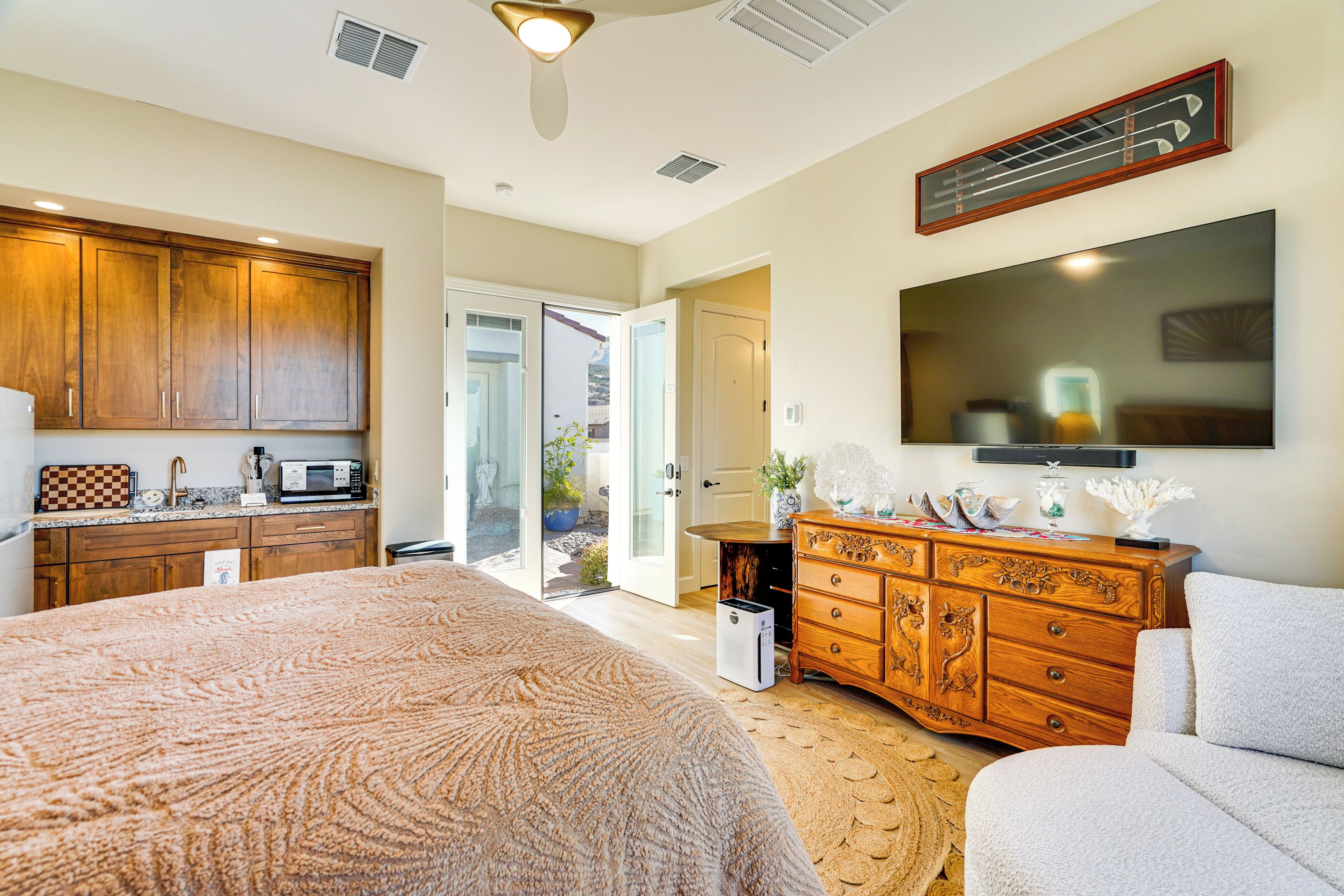 1 bedroom, iron/ironing board, internet, bed sheets