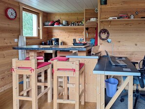 Microwave, oven, stovetop - Beautiful mountain accommodation at 12 km from Lake Geneva (Bernex)