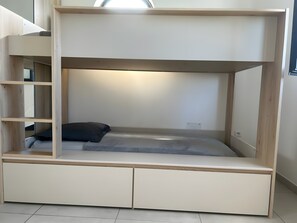 熨斗/熨衣板、WiFi、床单