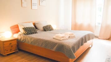 Bügeleisen/Bügelbrett, Reisekinderbett, WLAN, Bettwäsche