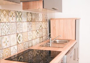 Fridge, microwave, oven, stovetop - Big Timeout, spring water shower, Thermal spa incl (Traben-Trarbach)
