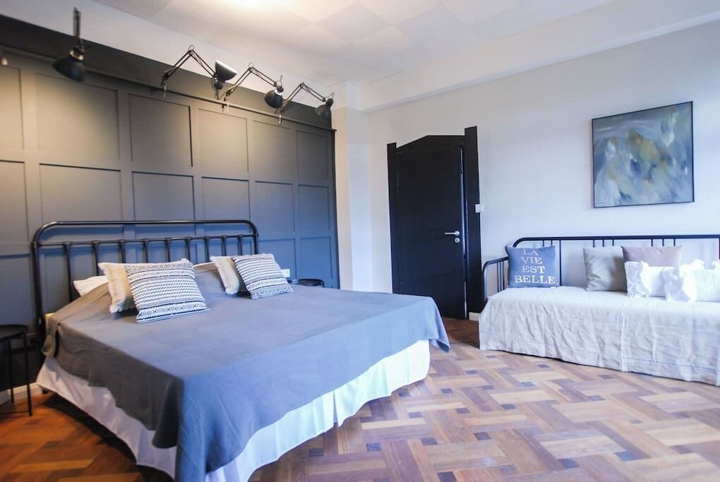 Iron/ironing board, travel cot, WiFi, bed sheets