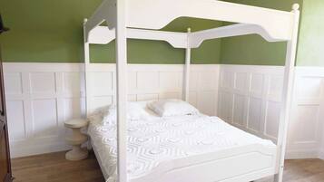 Schreibtisch, Bügeleisen/Bügelbrett, WLAN, Bettwäsche