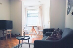 TV, studio