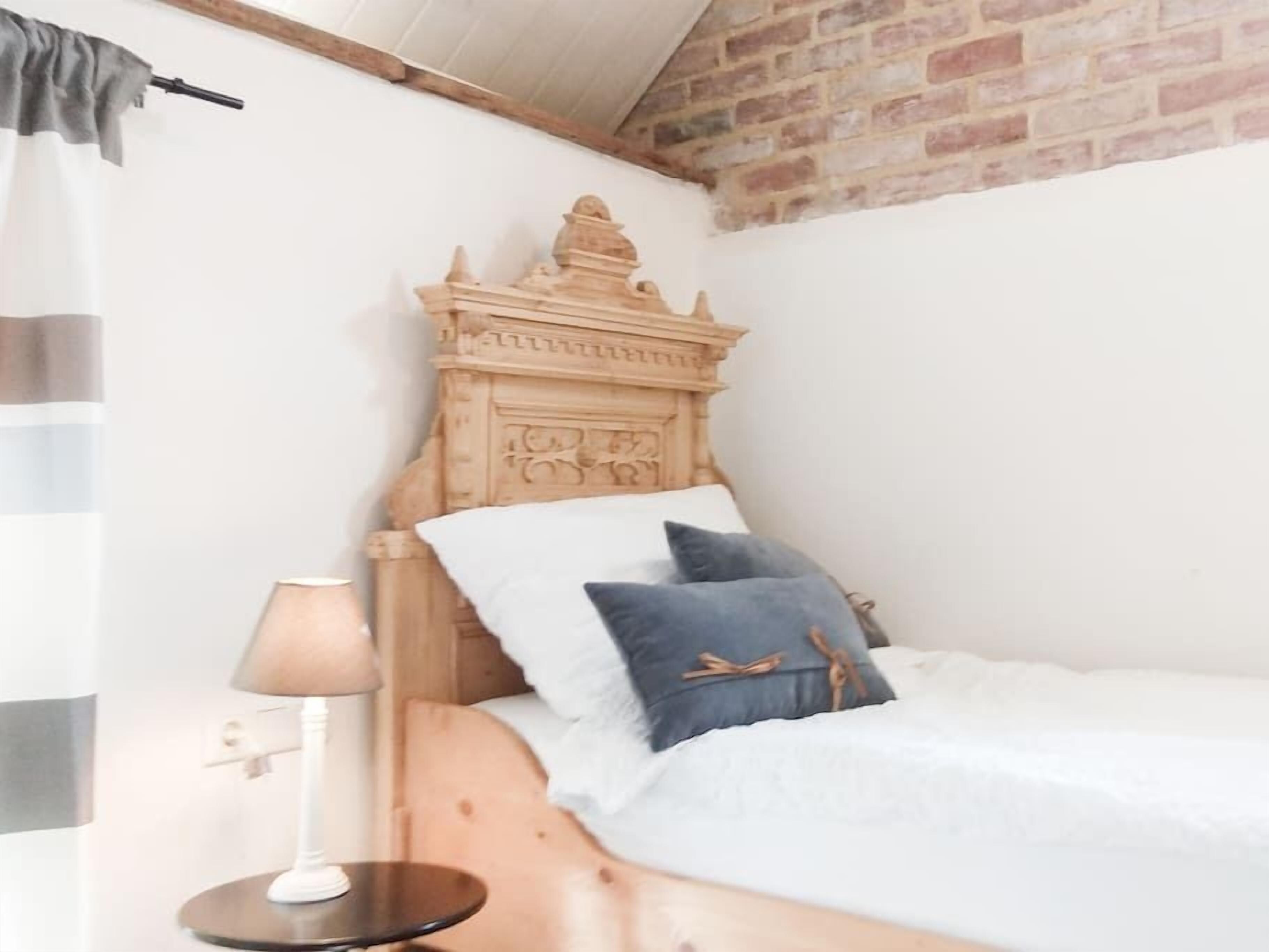 Schlafzimmer 2
Bedroom 2