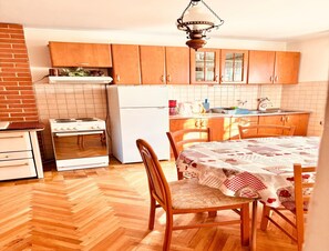 House | Private kitchen - Spacious Stone Villa With Sea Views (Dubrovnik)
