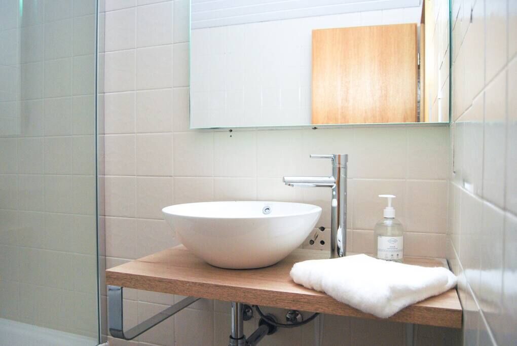 Dusche, Haartrockner, Shampoo