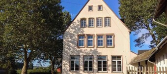 Living in History: Old School - "The Miss"