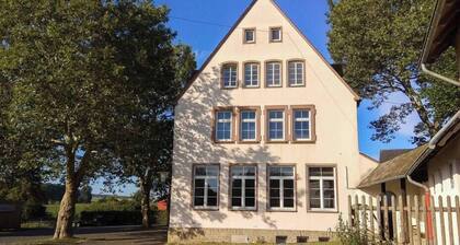 Living in History: Old School - "The Miss"