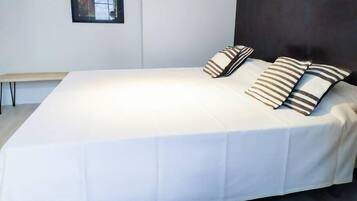 Iron/ironing board, travel cot, WiFi, bed sheets
