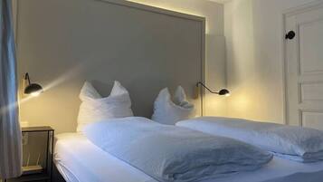 Iron/ironing board, travel cot, WiFi, bed sheets