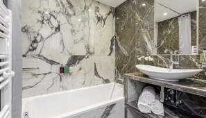 Shower, hair dryer, towels, soap - IN ONE OF PARIS’S MOST HISTORIC & VIBRANT NEIGHBORHOODS –LE MARAIS -4 BEDROOM (Paris)