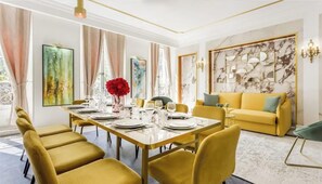 Dining - IN ONE OF PARIS’S MOST HISTORIC & VIBRANT NEIGHBORHOODS –LE MARAIS -4 BEDROOM (Paris)