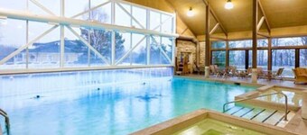 Adjoining 1-Bedroom + Studio Condos near Horseshoe