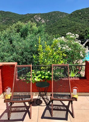 Property grounds - Casa Vermella with Pool and Terrace (Sorède)