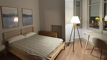 Iron/ironing board, WiFi, bed sheets