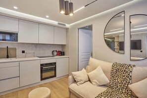 Apartment | Private kitchen - Sublime AC Apartment Eiffel Tower Champs de Mars (Paris)