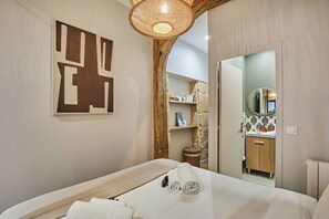 Leilighet | 1 soverom, skrivebord for bærbar PC og strykejern/-brett