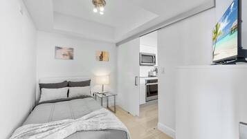 Penthouse Mewah, pemandangan samudra | Tirai kedap cahaya, kedap suara, setrika/meja setrika, dan Wi-Fi gratis