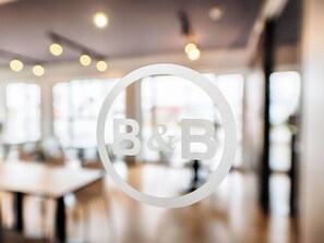 Reception - B&B Hotel Rostock-Hbf (Rostock)