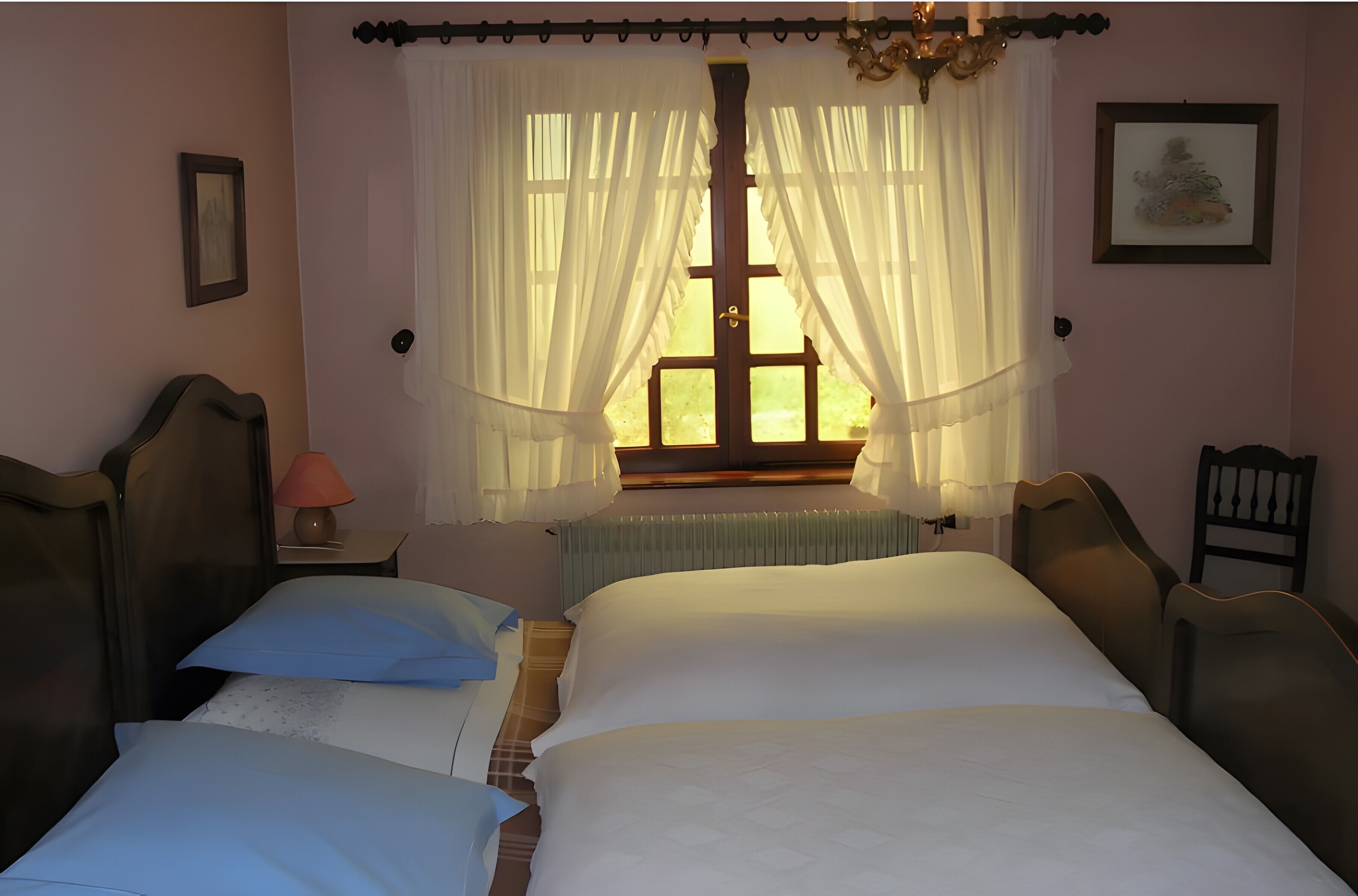 Fer et planche à repasser, Wi-Fi, draps fournis