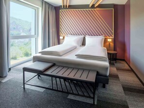 Desk, WiFi (free) - B&B Hotel Wertheim (Wertheim)