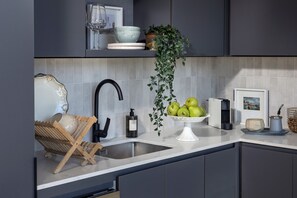 Nhà Deluxe, quang cảnh núi | Bếp riêng | Tủ lạnh, lò vi sóng, lò nướng, bếp nấu 