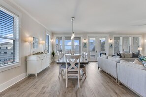 Interior - Coastal Charm - 5 Bedroom House with Private Pool & Elevator (Carolina Beach)
