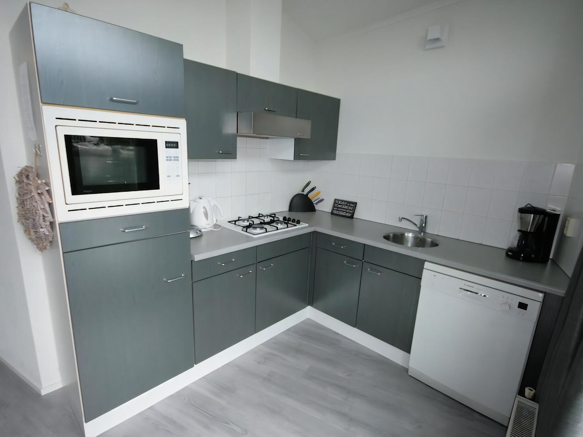 Dishwasher, coffee/tea maker