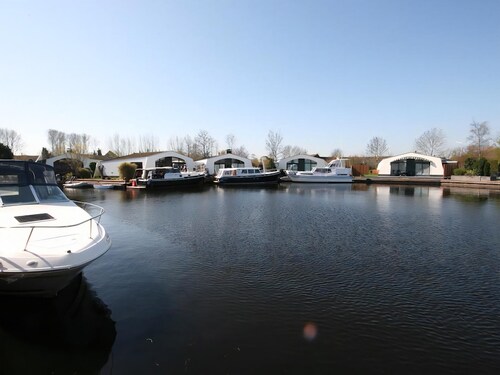 Bungalow at the waterside.