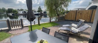 Bungalow at the waterside pets and children friendly.