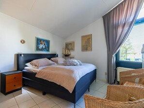 Room - Bungalow with a private jetty. (Lemmer)