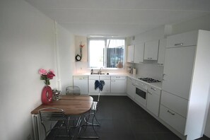 Oven, dishwasher, coffee/tea maker - Park Brekkense Wiel 039 (Lemmer)