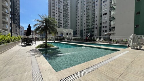 Moderno com AC piscina e academia