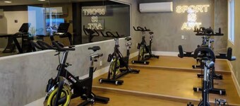 Moderno com AC piscina e academia