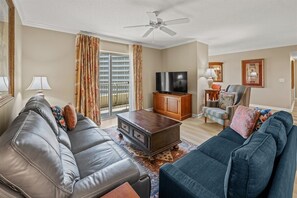 TV - Luxury ocean view 2-bedroom condo in Royale Palms Myrtle Beach - kingston Resort (Myrtle Beach)