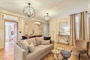 Apartment | Living room - Amazing 3-bedroom Apartment - Center of Paris (Paris)