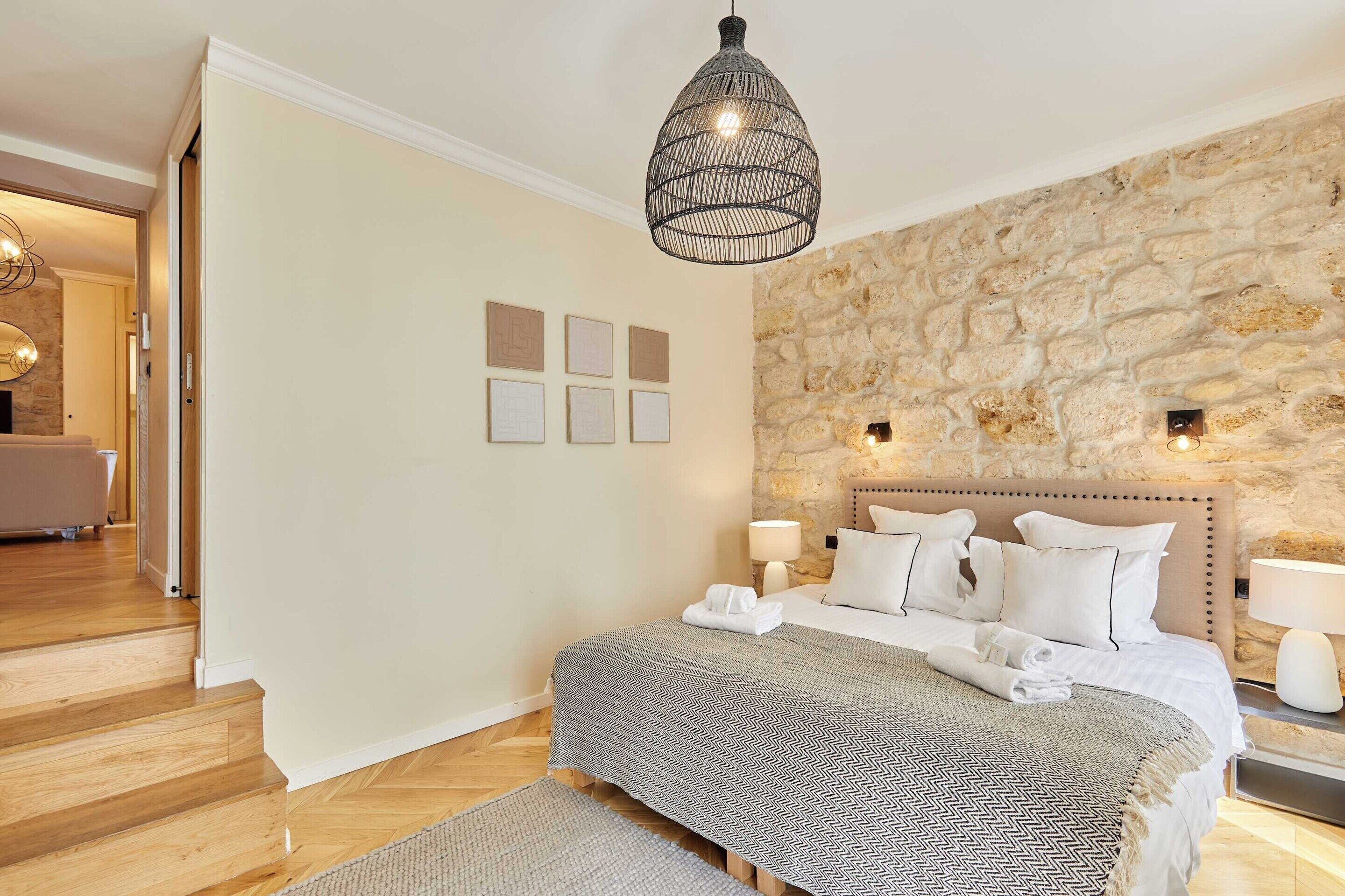 Apartment | 3 bedrooms, laptop workspace, iron/ironing board, bed sheets