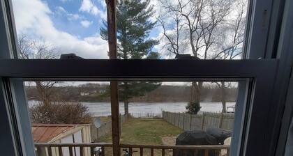 Waterford 2 family whole home with river views