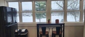 Waterford 2 family whole home with river views