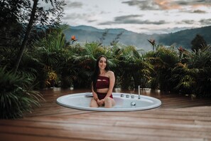 Bañera de hidromasaje exterior