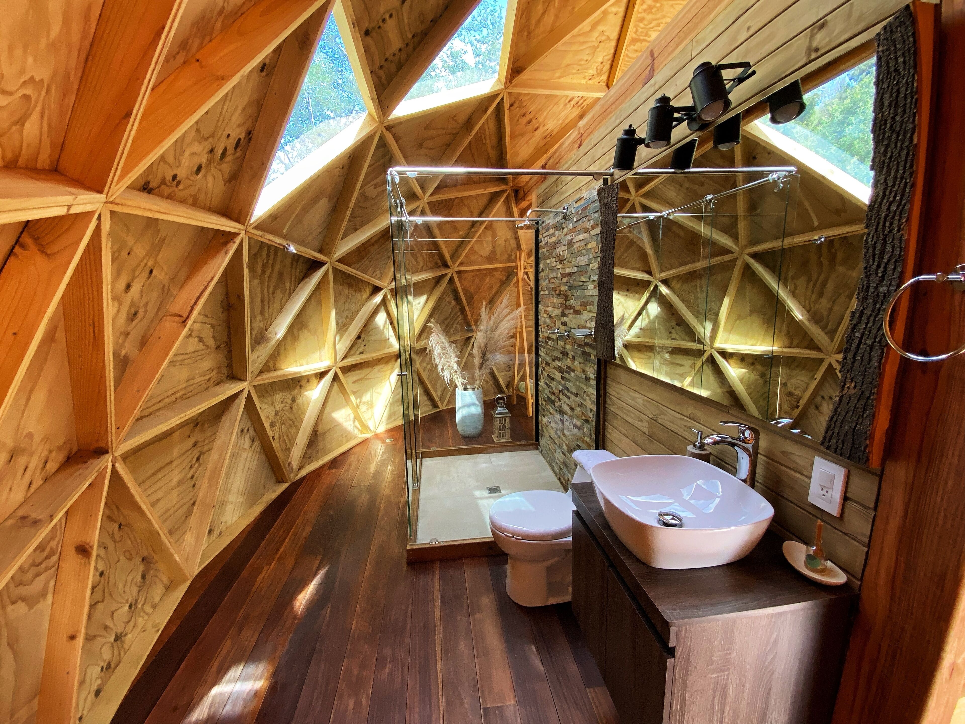 Deluxe Room, Mountain View | Bathroom