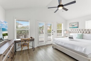 4 bedrooms, Internet, bed sheets - Turquoise Turtle Cottage - Private Pool! Close to the Beach! (Blue Mountain Beach)