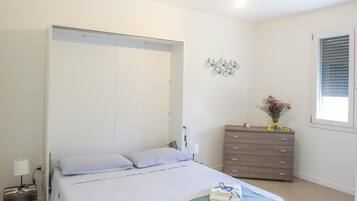 Bügeleisen/Bügelbrett, WLAN, Bettwäsche